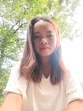 Snapshot of Nguyet2k4 chatting on 3, 5, 2026 Nguyet2k4 online show from 3, 5, 2026