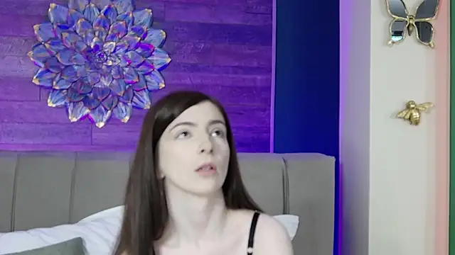 Snapshot of SophieRayss chatting on 24, 10, 2025 SophieRayss online show from 24, 10, 2025