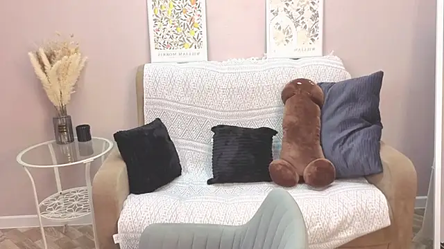 Dear Jessica online show from 28, 11, 2025