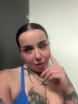 lucycoxxoxo online show from 15, 5, 2026
