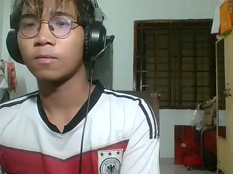 Snapshot of kave2033 chatting on 31, 10, 2025 kave2033 online show from 31, 10, 2025