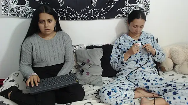 abby n emily online show from 27, 4, 2026