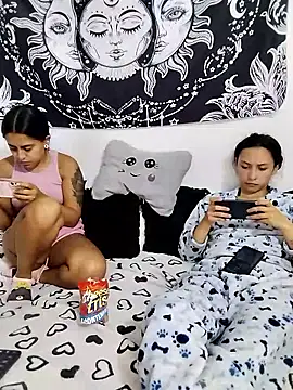 Snapshot of abby_n_emily chatting on 3, 6, 2026 abby n emily online show from 3, 6, 2026