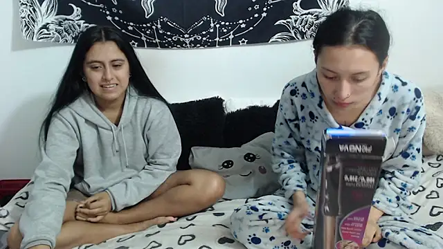 Snapshot of abby_n_emily chatting on 6, 6, 2026 abby n emily online show from 6, 6, 2026