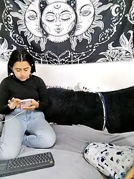 Snapshot of abby_n_emily chatting on 10, 7, 2026 abby n emily online show from 10, 7, 2026