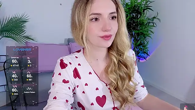 Snapshot of cute_cake chatting on 28, 7, 2026 cute cake online show from 28, 7, 2026