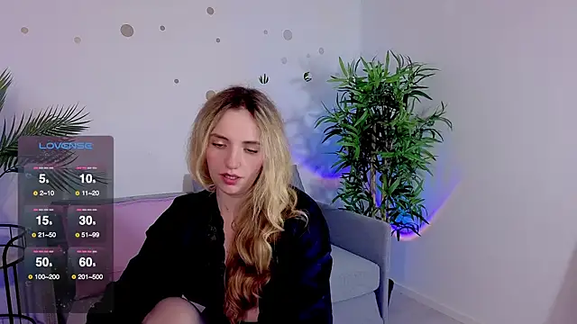 Snapshot of cute_cake chatting on 28, 7, 2026 cute cake online show from 28, 7, 2026