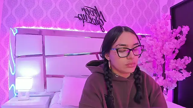 DevoraCarther online show from 4, 11, 2025