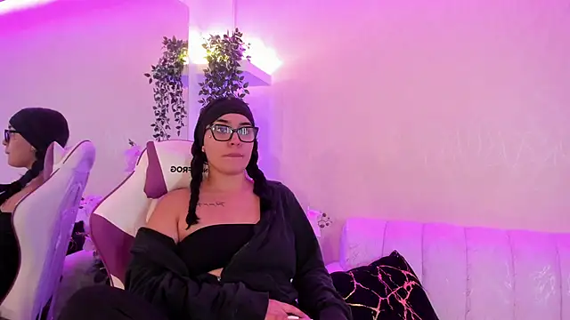 DevoraCarther online show from 6, 11, 2025