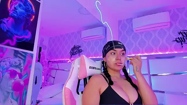 DevoraCarther online show from 8, 11, 2025