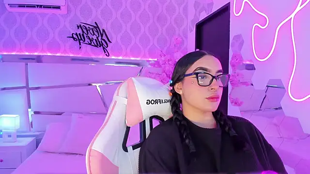 DevoraCarther online show from 18, 11, 2025