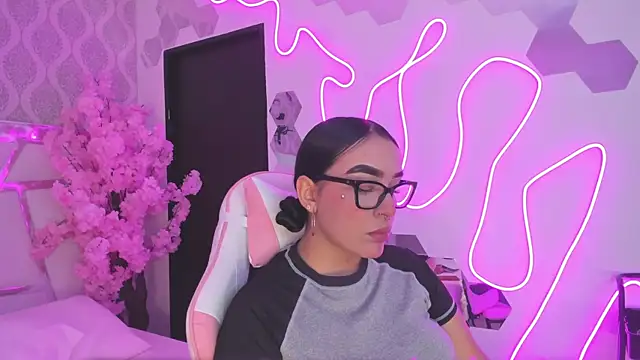 DevoraCarther online show from 25, 11, 2025