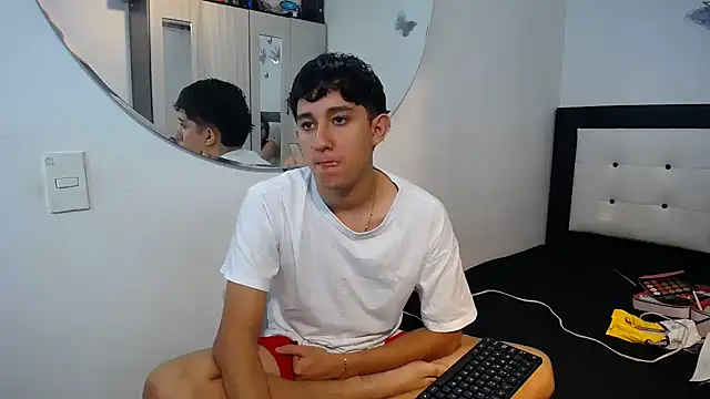 Snapshot of Dravith_Valery chatting on 19, 11, 2025 Dravith Valery online show from 19, 11, 2025