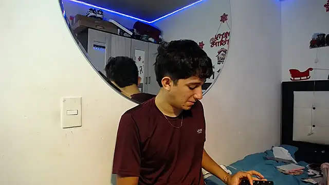 Snapshot of Dravith_Valery chatting on 20, 12, 2025 Dravith Valery online show from 20, 12, 2025