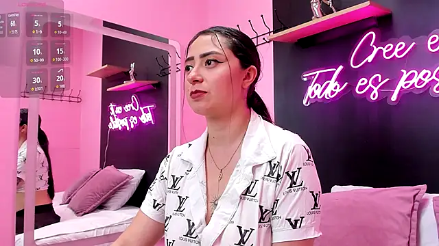 JuliethCruz  online show from 4, 12, 2025