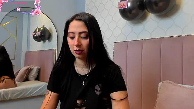 JuliethCruz  online show from 23, 2, 2026