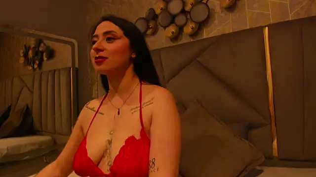 JuliethCruz  online show from 28, 3, 2026