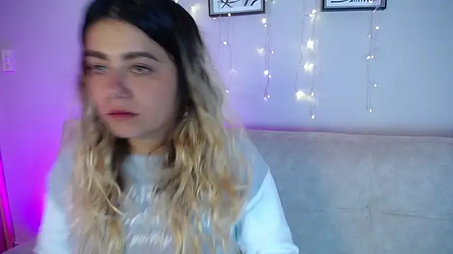 Sweet Bella Valery online show from 10, 4, 2026