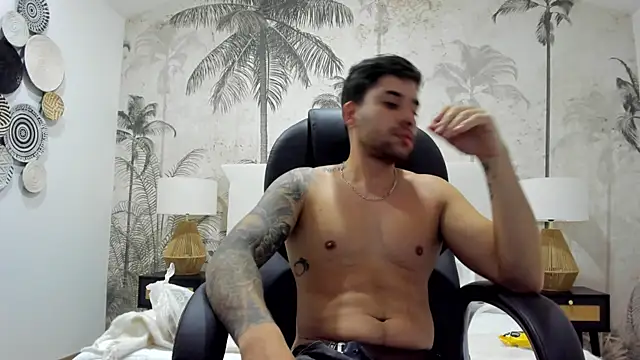 Snapshot of Mike_montoya01 chatting on 15, 10, 2025 Mike montoya01 online show from 15, 10, 2025