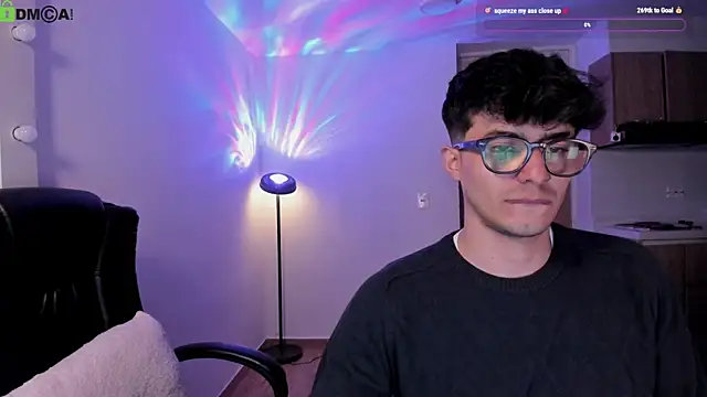 Snapshot of Mikeyvioleta_ chatting on 31, 5, 2026 Mikeyvioleta online show from 31, 5, 2026