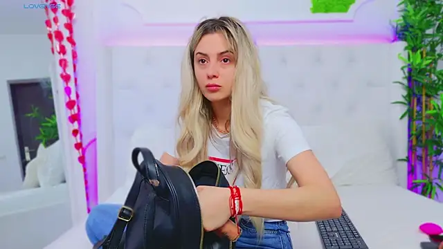 AriannaSins online show from 8, 3, 2025