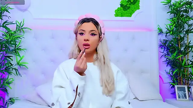 AriannaSins online show from 1, 10, 2025