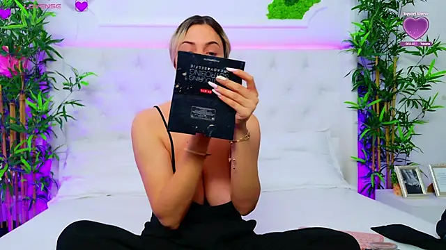 AriannaSins online show from 3, 10, 2025