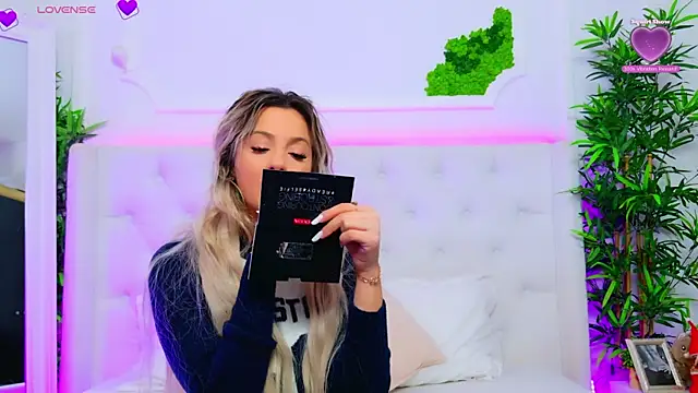 AriannaSins online show from 8, 1, 2026