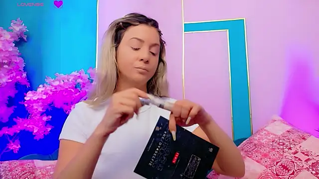 AriannaSins online show from 17, 7, 2026