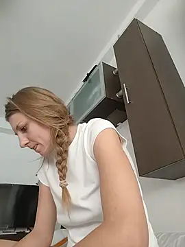 SandyCassie online show from 28, 7, 2026