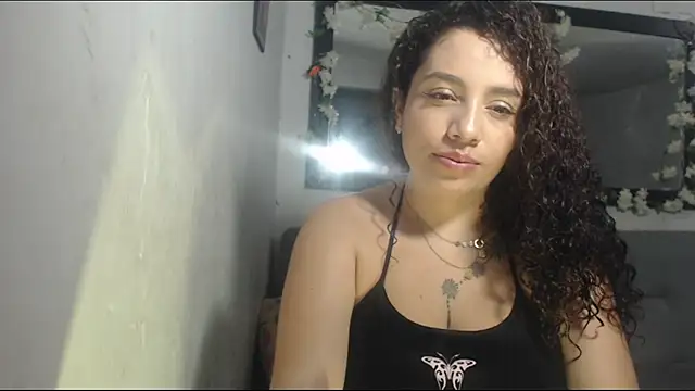 Snapshot of m_zoee chatting on 23, 11, 2025 m zoee online show from 23, 11, 2025