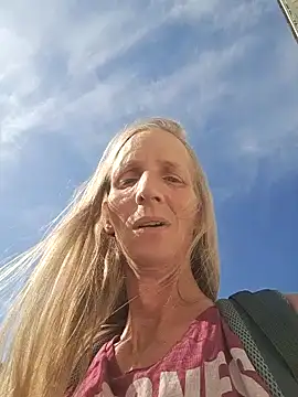 Snapshot of Cheryl_F chatting on 29, 4, 2026 Cheryl F online show from 29, 4, 2026