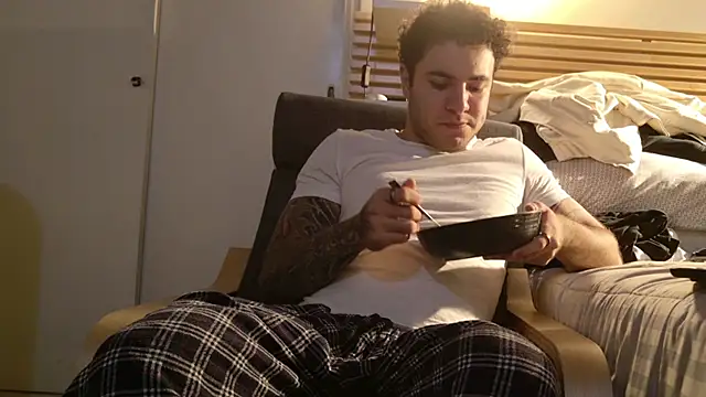 Snapshot of KevinWolf777 chatting on 5, 12, 2025 KevinWolf777 online show from 5, 12, 2025