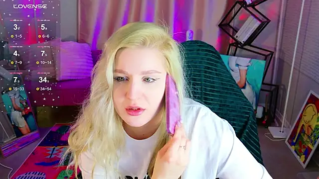 Snapshot of cold_blondie chatting on 15, 5, 2026 cold blondie online show from 15, 5, 2026