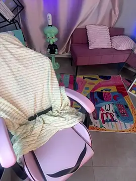 Snapshot of cold_blondie chatting on 19, 7, 2026 cold blondie online show from 19, 7, 2026