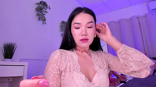 Divine Madeleine online show from 7, 6, 2026