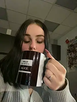 Snapshot of AliceLune chatting on 1, 2, 2026 AliceLune online show from 1, 2, 2026