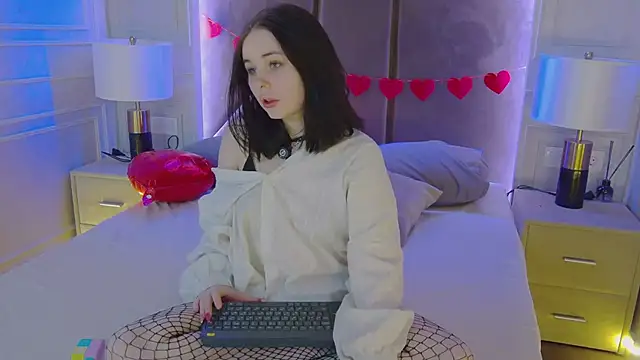 Snapshot of AliceLune chatting on 12, 2, 2026 AliceLune online show from 12, 2, 2026