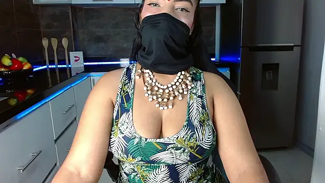 Snapshot of Iniya_Parul chatting on 9, 2, 2026 Iniya Parul online show from 9, 2, 2026