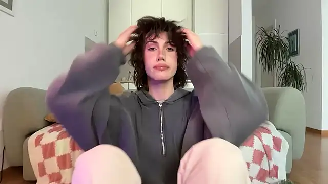 kira yoshika9e online show from 25, 4, 2026