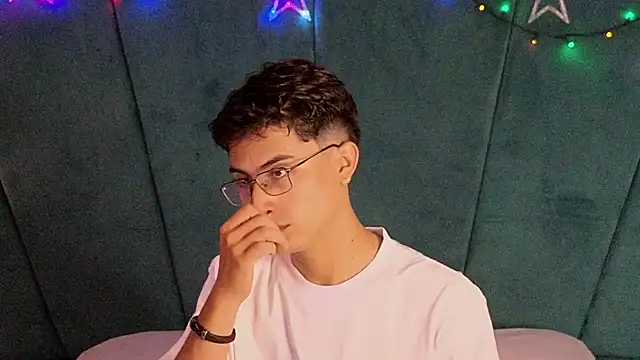 Aaron Eze online show from 18, 12, 2025