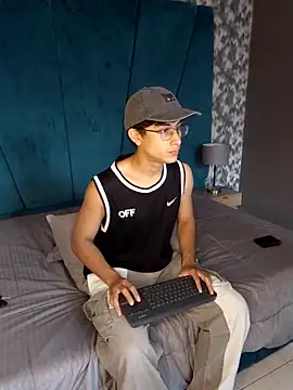 Aaron Eze online show from 8, 2, 2026