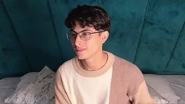 Aaron Eze online show from 28, 4, 2026