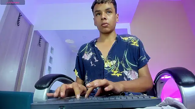 Xavier Fox    online show from 13, 3, 2026