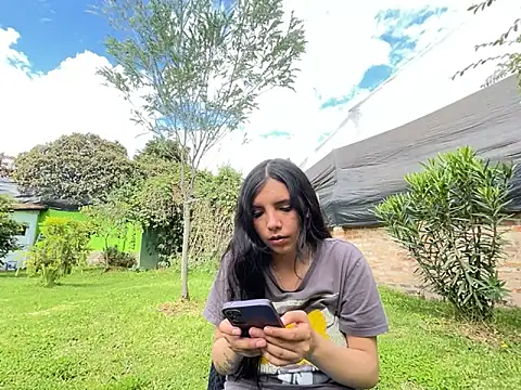 Snapshot of moon2_1_ chatting on 17, 11, 2025 moon2 1 online show from 17, 11, 2025