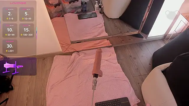 Snapshot of michelle_cutee_ chatting on 28, 11, 2025 michelle cutee online show from 28, 11, 2025