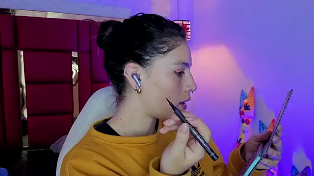 moon winy online show from 2, 4, 2026