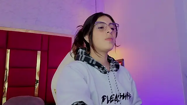 moon winy online show from 22, 4, 2026