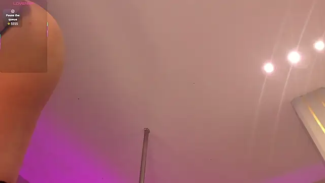 ChristineFord  online show from 28, 7, 2026