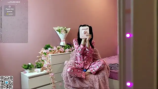 Snapshot of catchthiscouplle chatting on 31, 10, 2025 catchthiscouplle online show from 31, 10, 2025